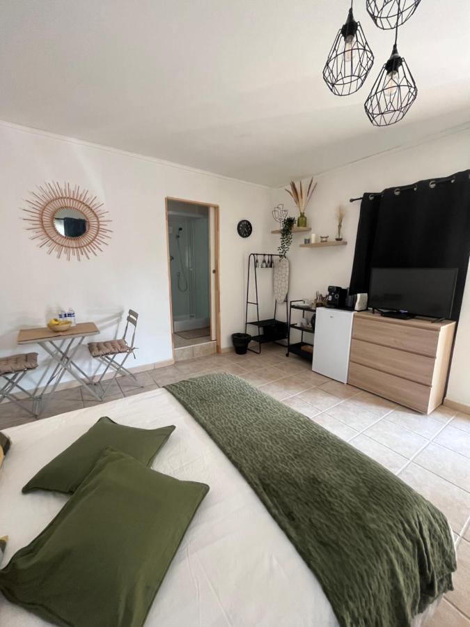 Studio Chez Joss Истр Экстерьер фото
